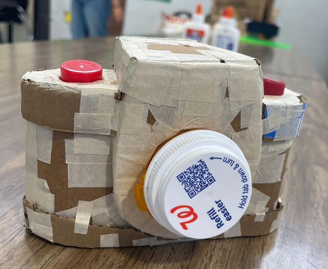 Say Cheese (recycled sculpture) Say Cheese (recycled sculpture)